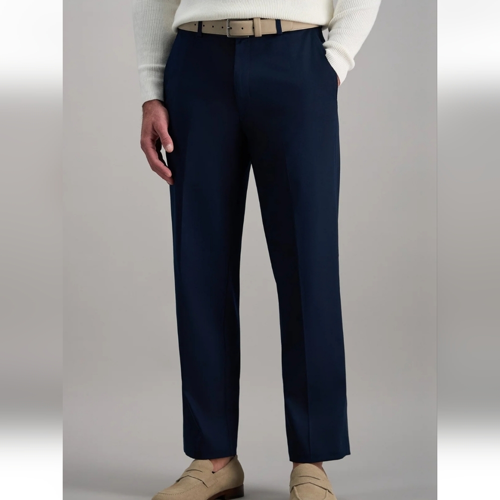 $70 Haggar Mens Pants Classic Fit  No Iron Khaki Pleated Stretch New NWT 42W/29L